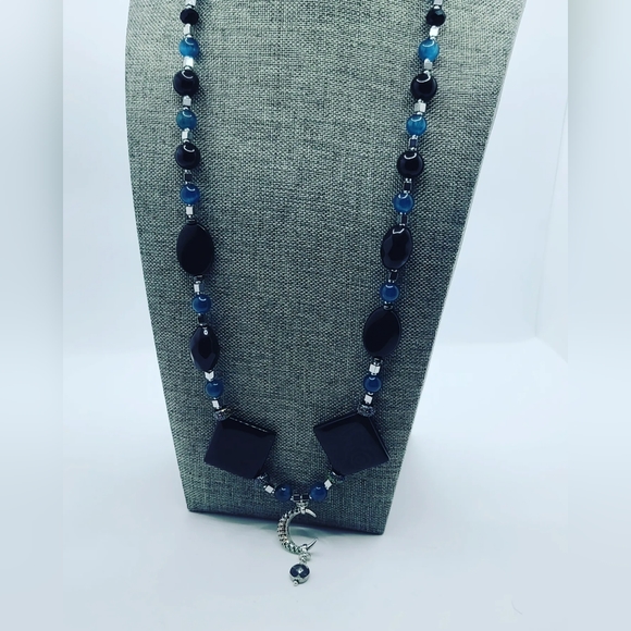 Black Agatw, Blue Cat Eye, Zirconia Moon 🌙 charm necklace - Picture 5 of 6
